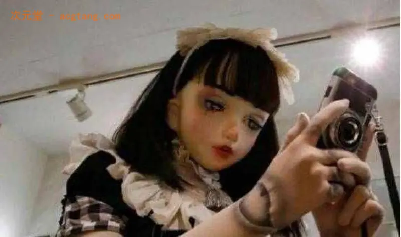 日本樱花妹用九年的时间,把自己变成人形玩偶!!!